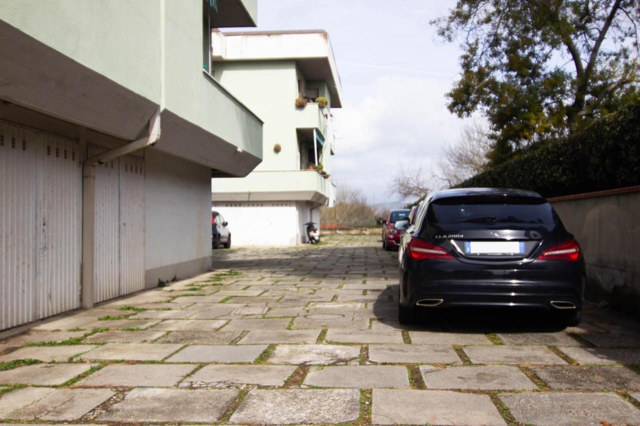 1Km Dalla Torre Appart. Con Balcone E Posto Auto ピサ エクステリア 写真